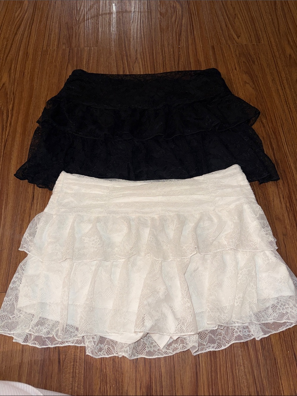 Tiered Lace Ruffle Mini Skirt - Black and White